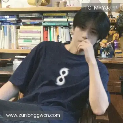 邹朵千